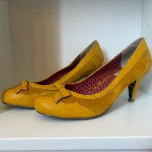 Bettie Page Yellow Retro Heels
